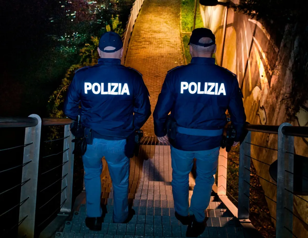 Spaccata notturna ai bar del centro di Terni: bloccati un 59enne e una 43enne con arnesi da scasso e auto rubata