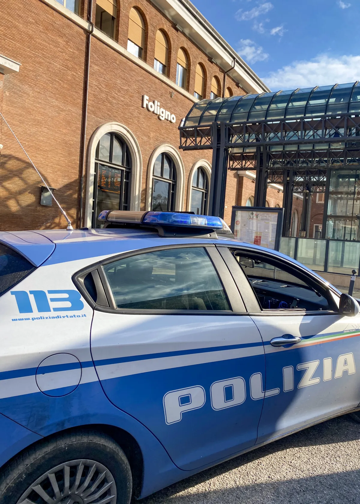  Foligno, ruba un portafogli e usa la carta di credito: 32enne arrestato dalla Polizia
