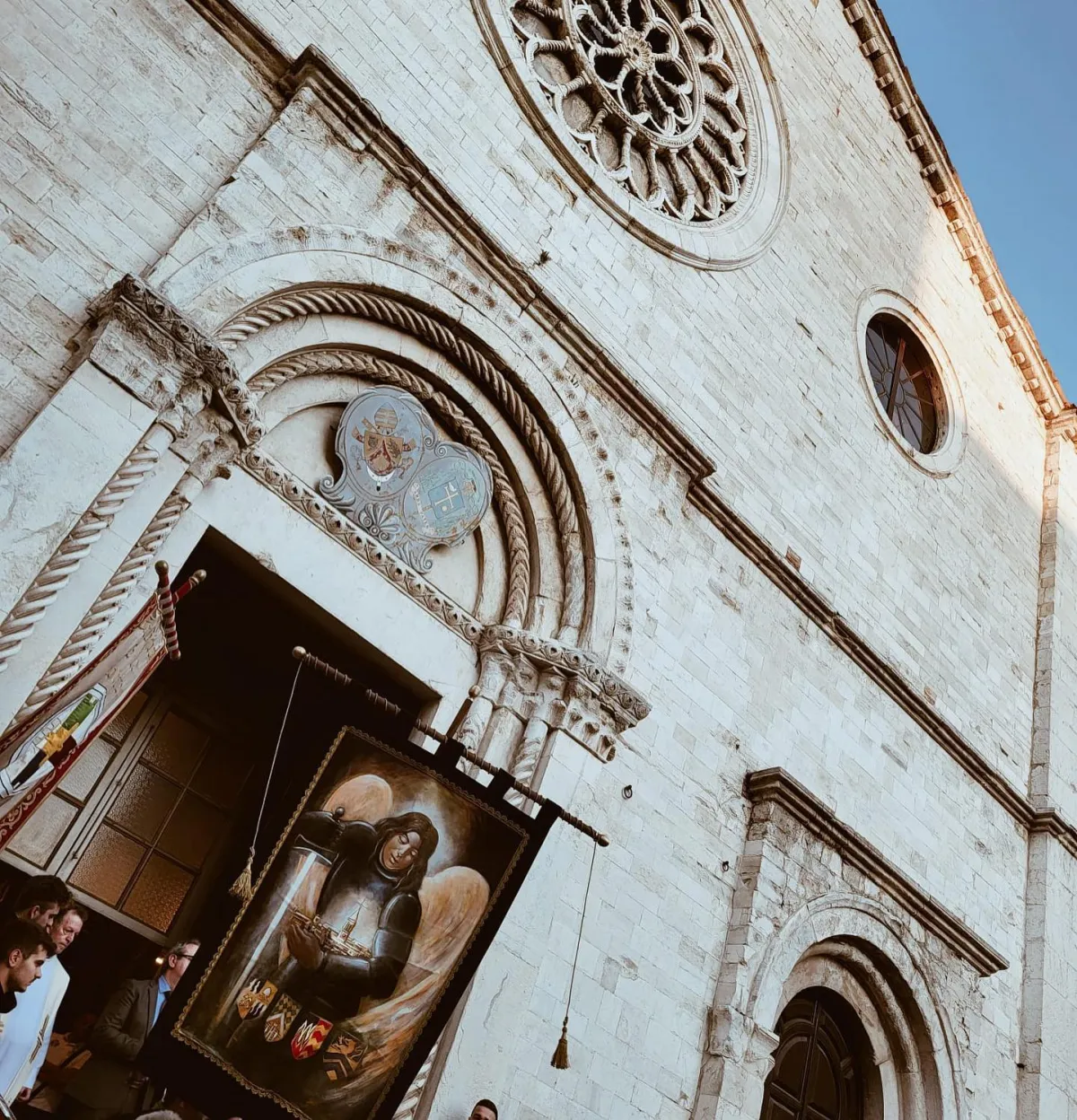 Gualdo Tadino, Giochi de le Porte 2026, tre giudici lungo il percorso e spettacoli diffusi nel centro storico