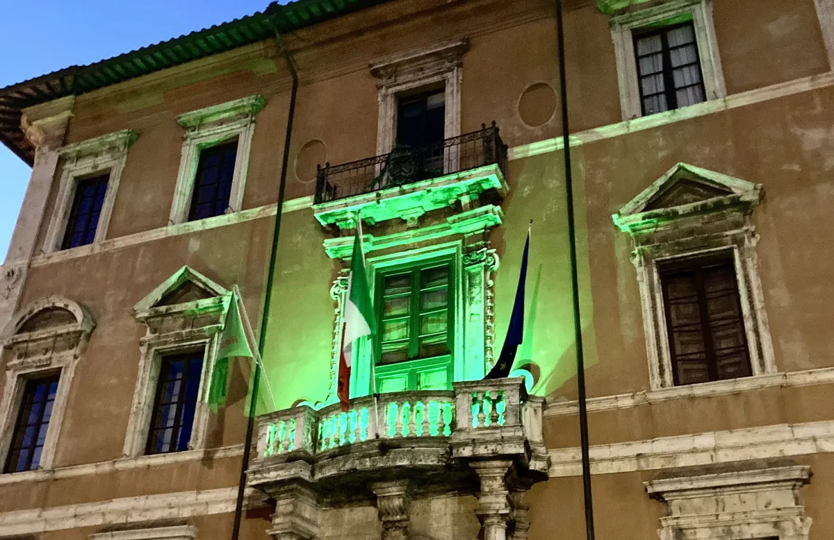 Perugia, Palazzo Donini si tinge di verde per la Giornata nazionale della Sla: Proietti, “visibilità a una comunità che affronta una malattia complessa”