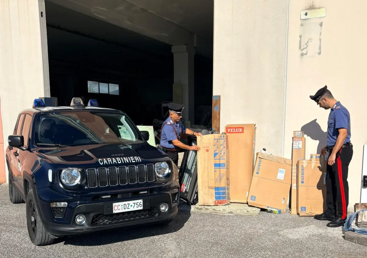 Fossato di Vico, fermati di notte con materiale edile rubato: denunciati padre e figlio