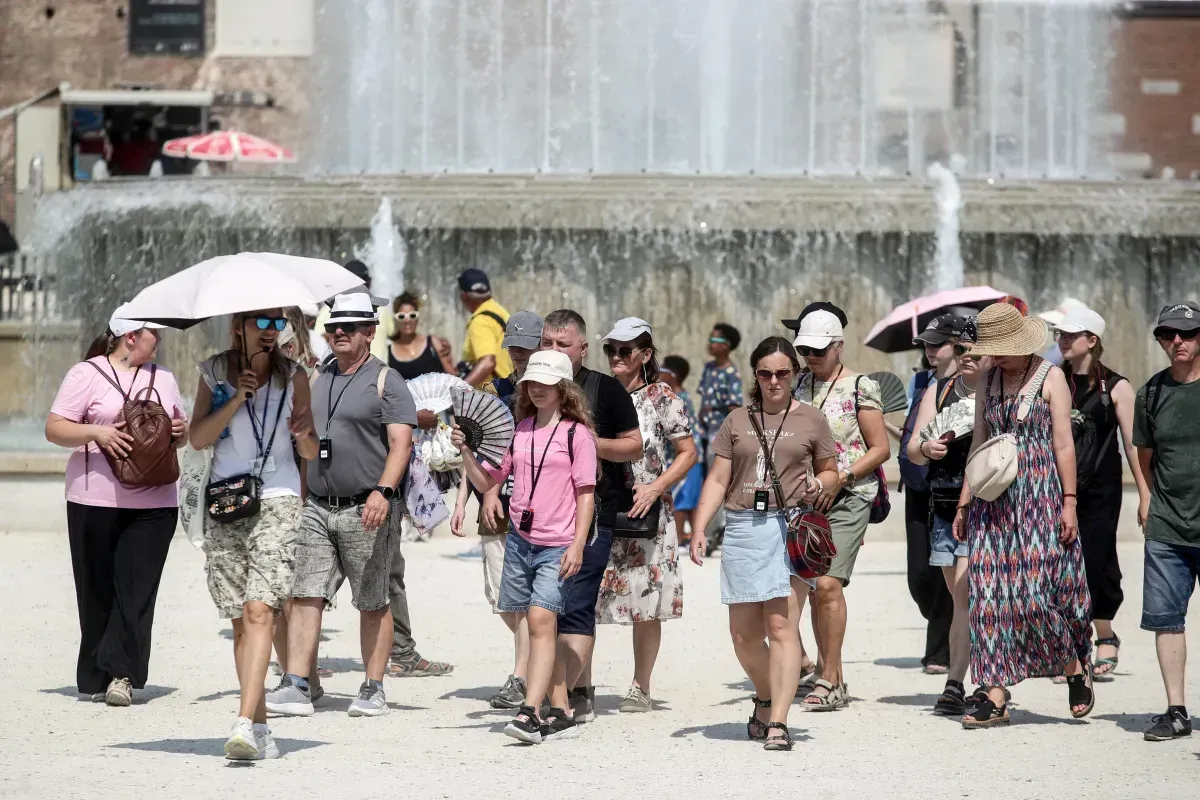 Turismo, Umbria in crescita nei primi otto mesi: +3,1% di presenze, ma agosto chiude in calo. Meloni: “Criticità dal mercato internazionale”
