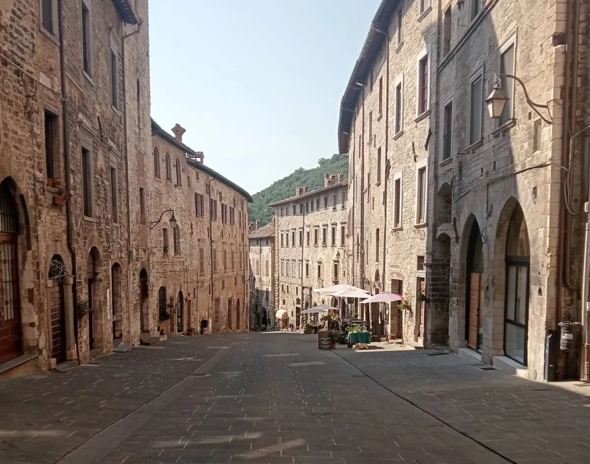 Gubbio contro la desertificazione commerciale: il tavolo è un primo passo, ma anche gli imprenditori devono cambiare modello