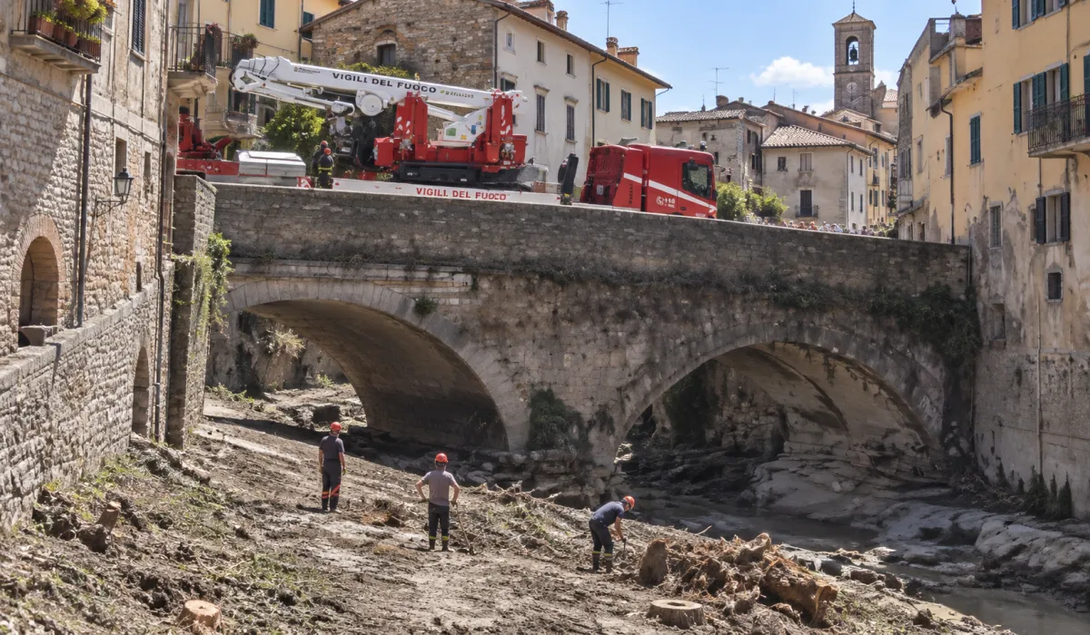 Gubbio, lavori sul Camignano: pulizia dell’alveo e abbattuti alberi pericolanti