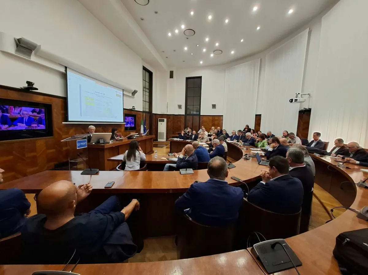 Ast Terni, investiti 516 milioni ma pesa il nodo energia: le reazioni dopo il tavolo al Mimit