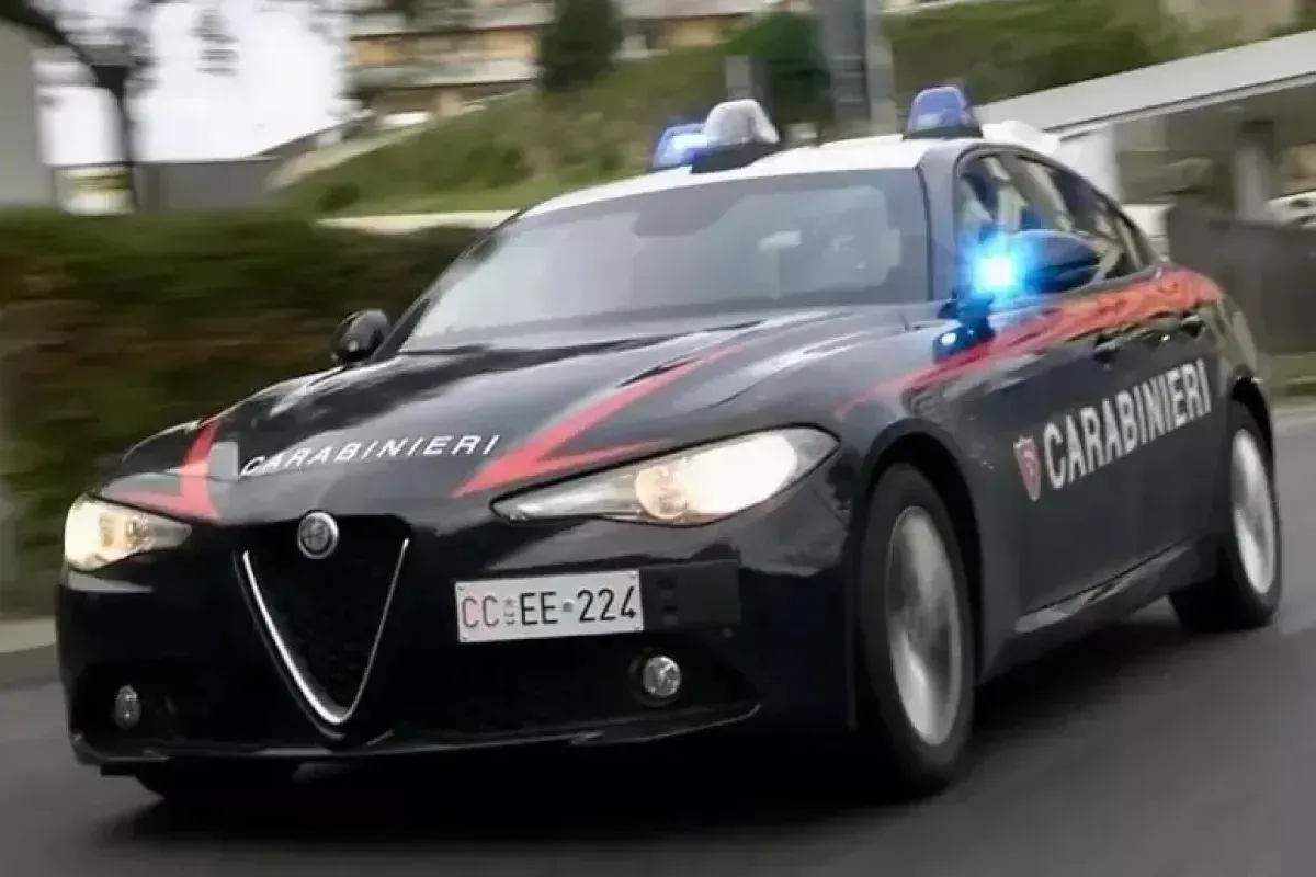 Bastia Umbra, prova a disfarsi della cocaina gettandola dal finestrino: arrestato un 22enne