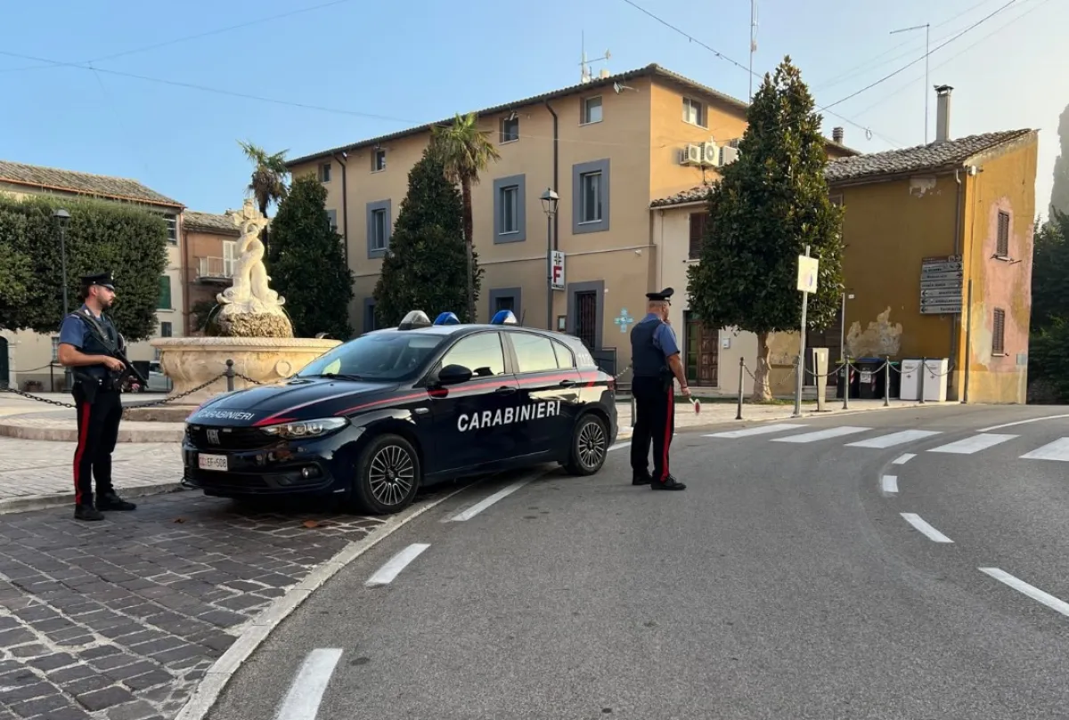 Attigliano, rissa fuori da un bar: 10 persone denunciate dai Carabinieri dopo le indagini