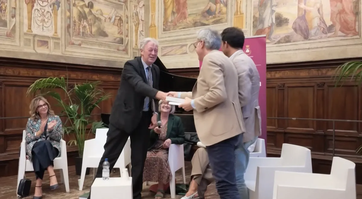 Da Cambridge a Gubbio, la biblioteca degli archeologi Stoddart e Malone arriva alla Sperelliana