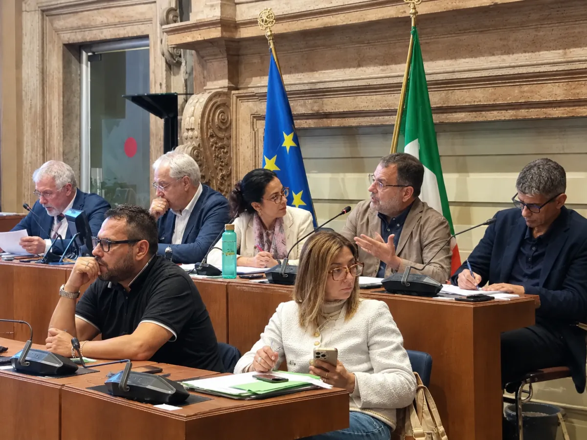 Vendita rete gas a Terni: nuovo rinvio e nodo politico da sciogliere con Bandecchi