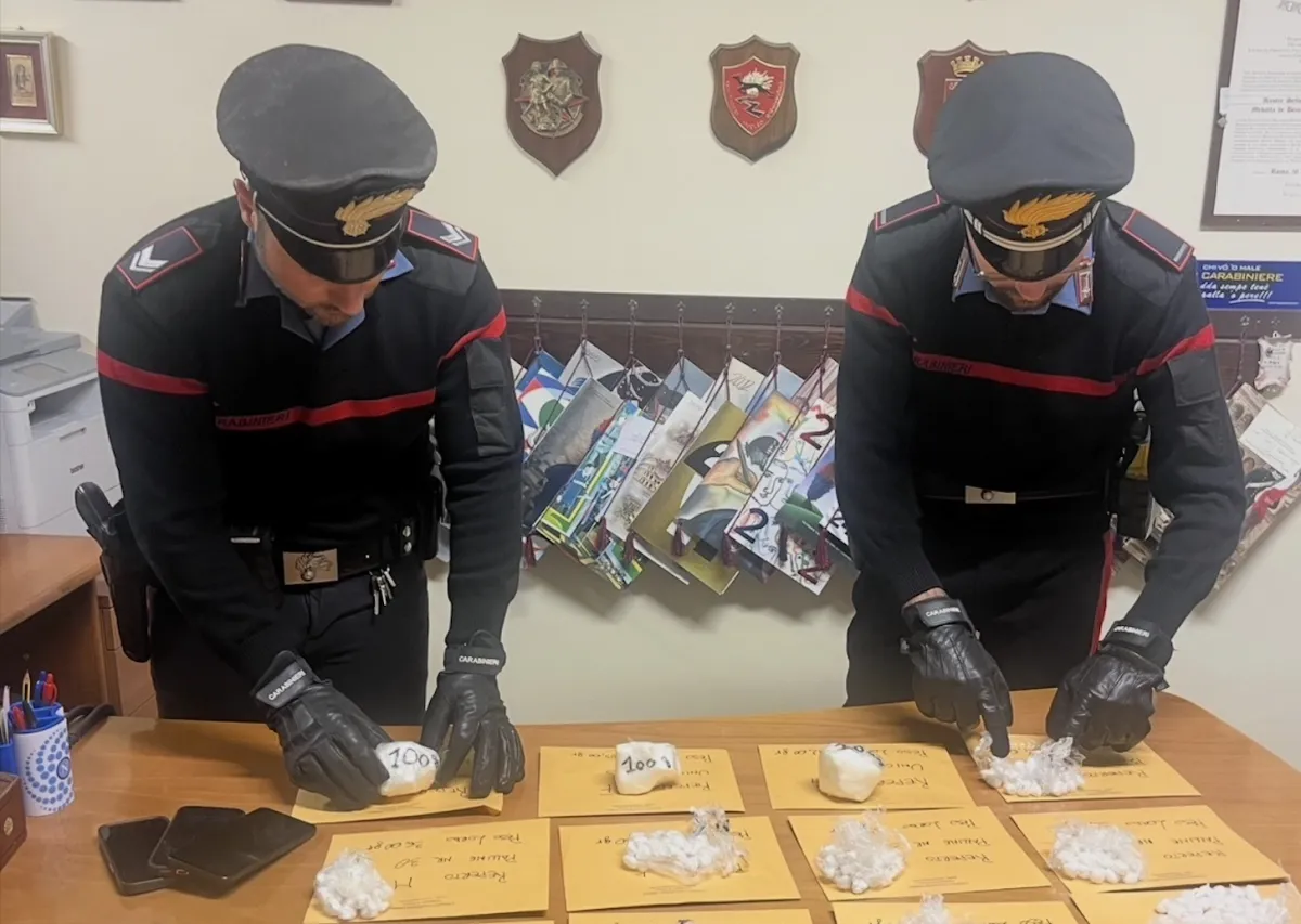 Foligno, maxi sequestro di cocaina vicino al cimitero di Fiamenga: arrestato un 20enne