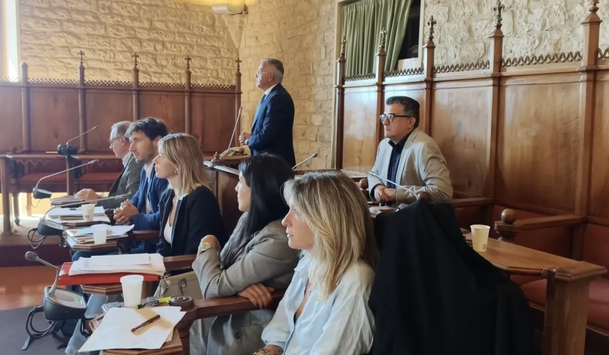 Gubbio, Cultura e Multiservizi in liquidazione: scontro in Consiglio sui conti della società