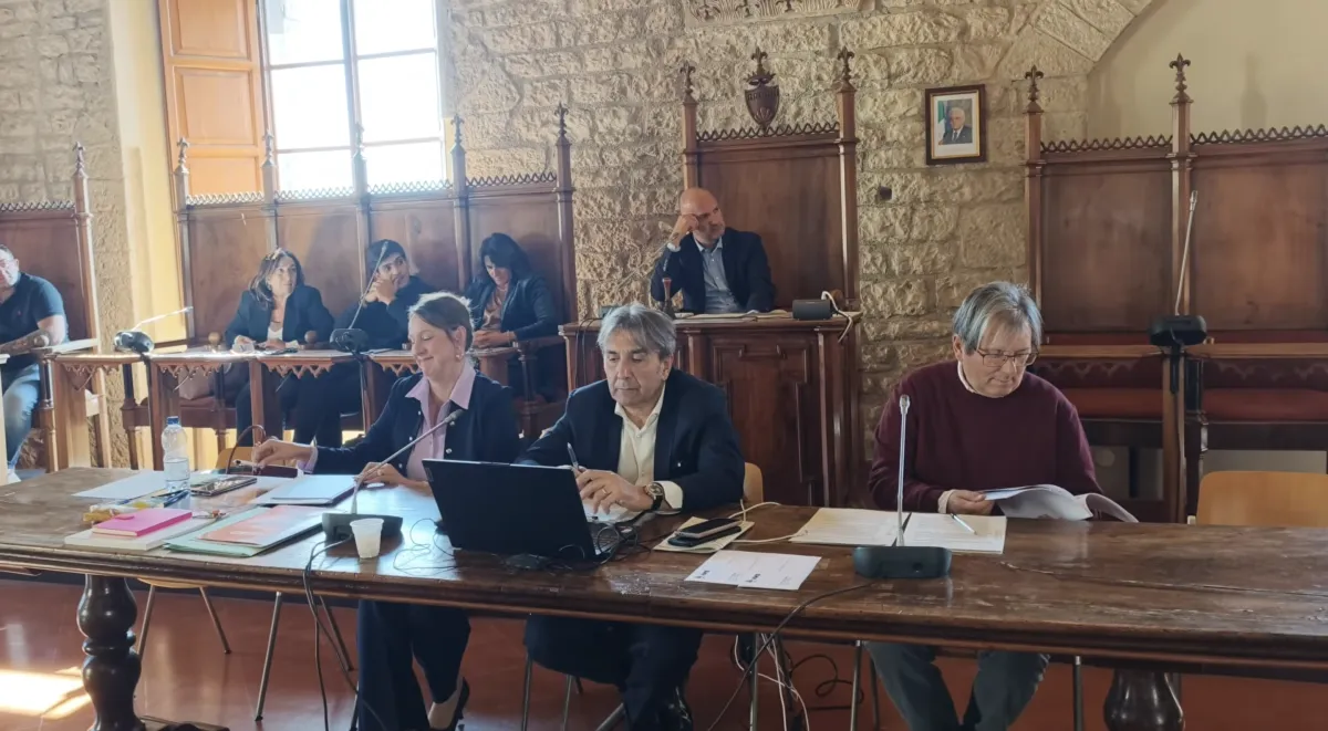 Gubbio, la Commissione pari opportunità apre agli uomini: arriva l'ok del Consiglio comunale