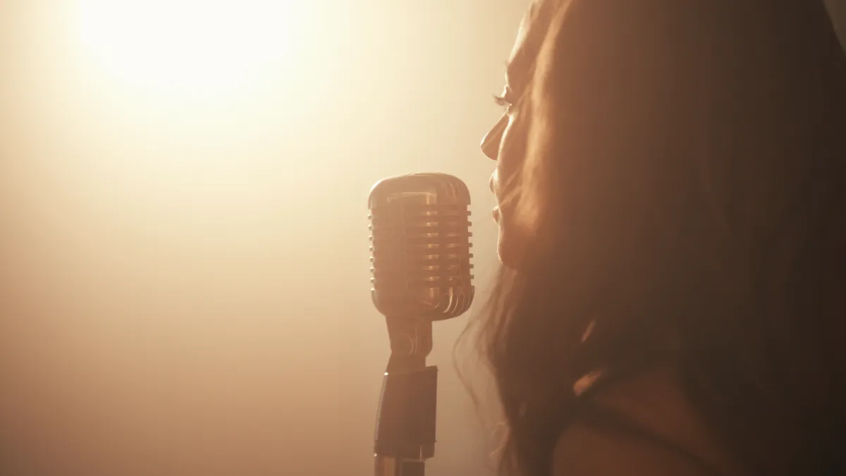 Dalla semifinale a 'Tù sì que vales' al nuovo singolo, l'intervista alla cantautrice Elisa Benvenuto