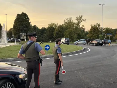 Todi, rubano 450 chili di rame dalla ferrovia e tentano la fuga: arrestati dai Carabinieri