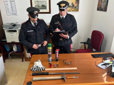 Passignano sul Trasimeno, danneggia la cabina della fibra e minaccia i carabinieri: arrestato