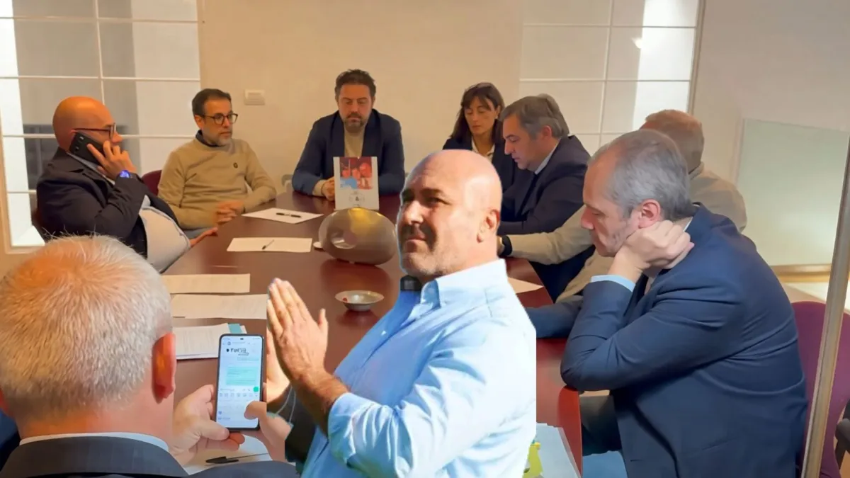 Sfiducia tattica a Terni: opposizioni divise dal notaio e Bandecchi provoca sui social