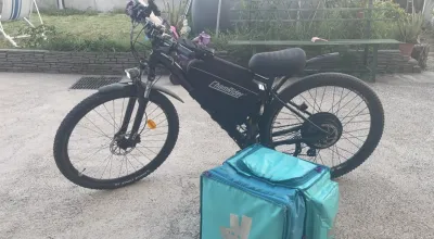 Terni, più verifiche sui rider: sotto osservazione mezzi, sicurezza stradale e igiene alimentare