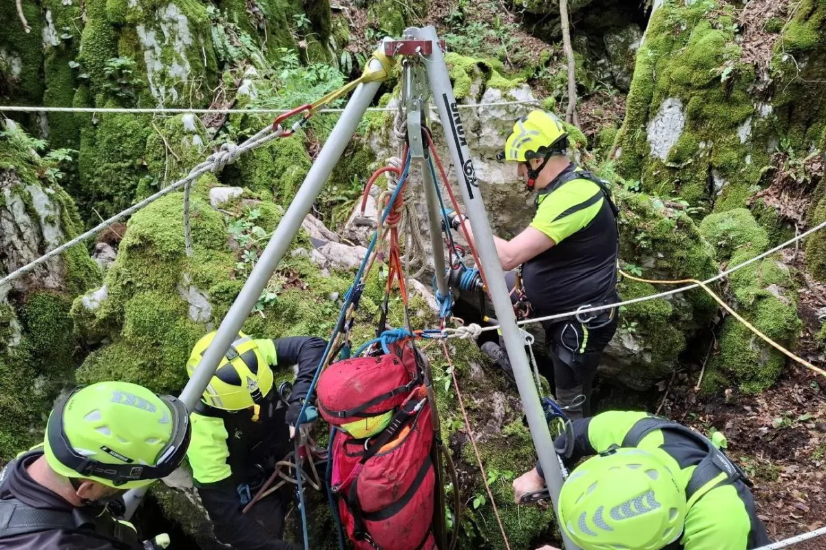 Foligno, concluso l’addestramento interregionale SAF Avanzato dei Vigili del Fuoco a Pale